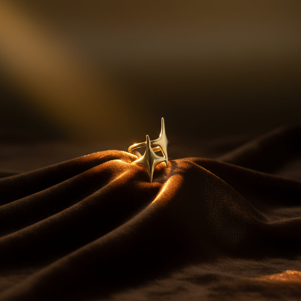 Twin Nova: 18K Star Open Ring